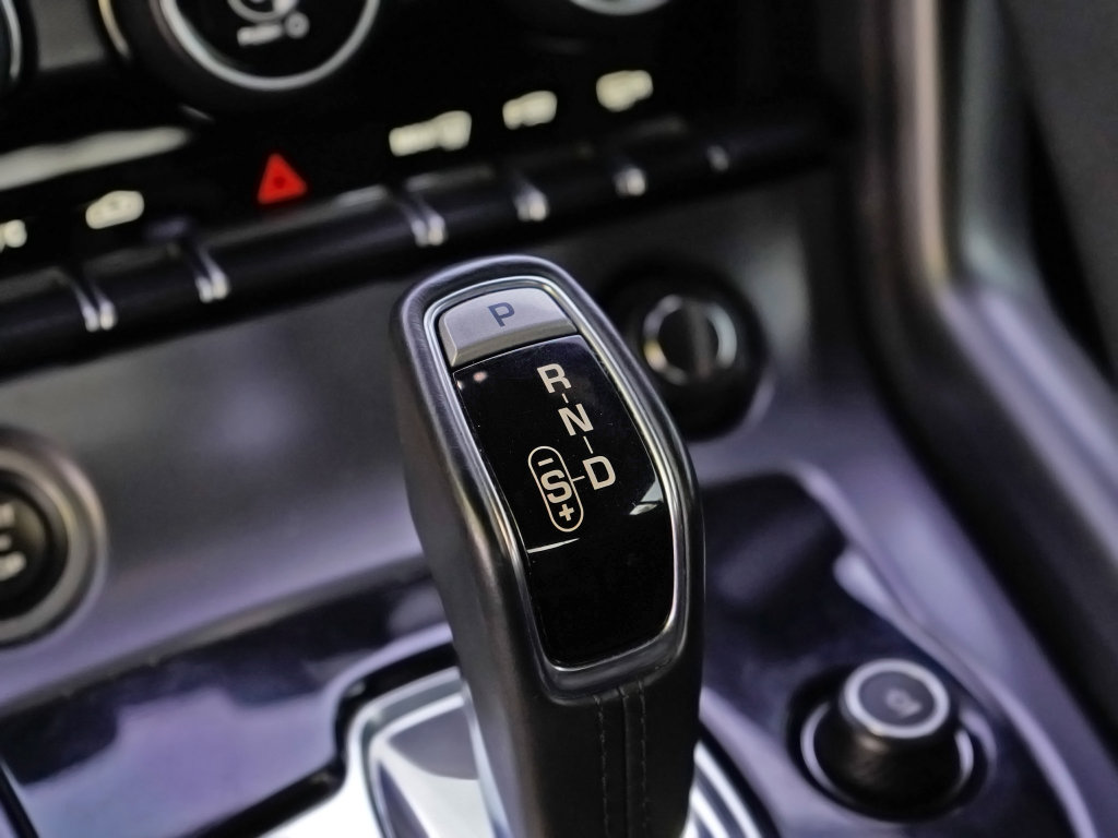 Used 2018 Jaguar F-TYPE Coupe RWD image 20