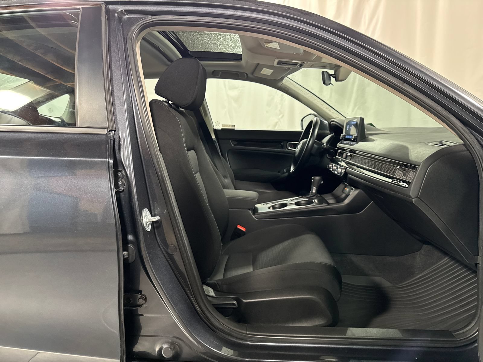 Used 2022 Honda Civic EX image 16