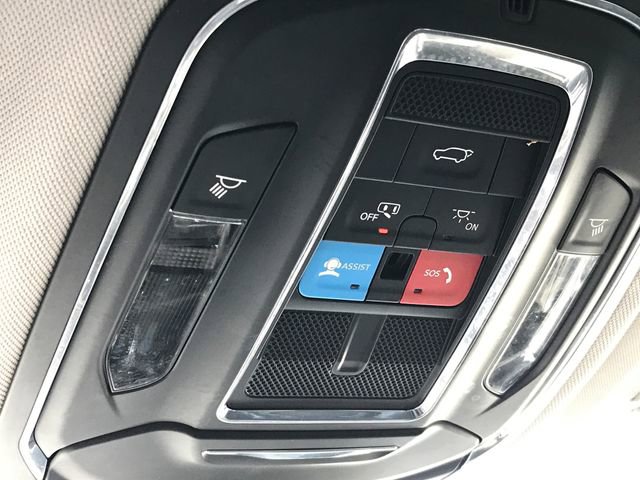 Used 2023 Jeep Grand Cherokee Limited AWD/4WD image 10