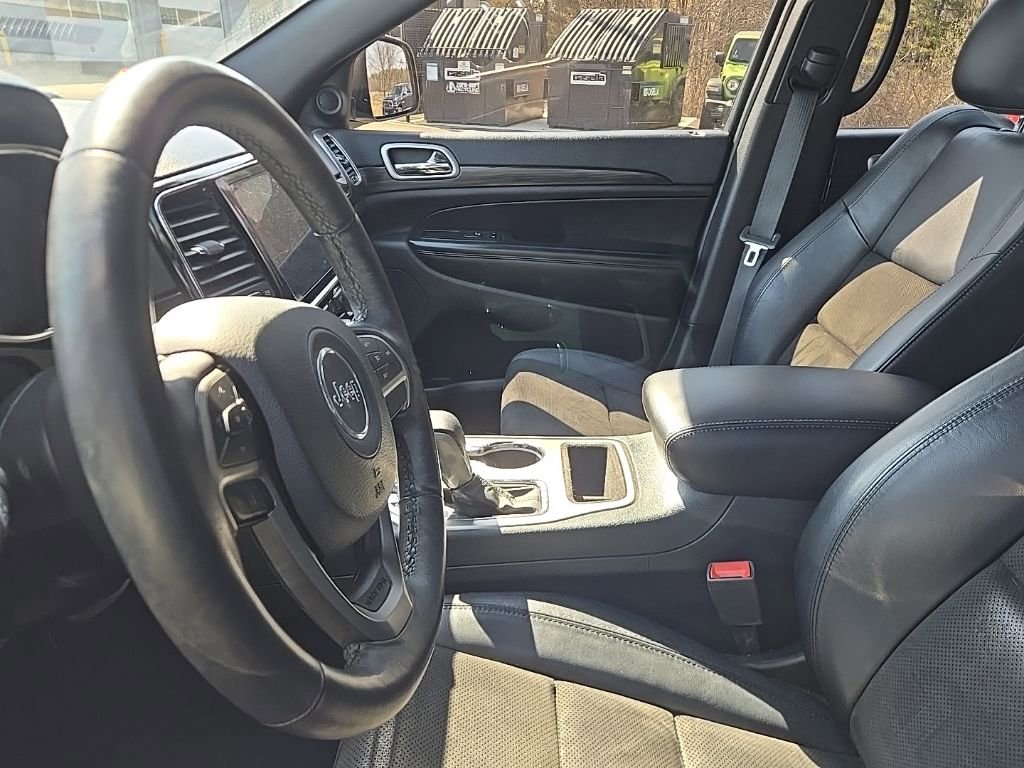 Used 2019 Jeep Grand Cherokee Altitude image 13