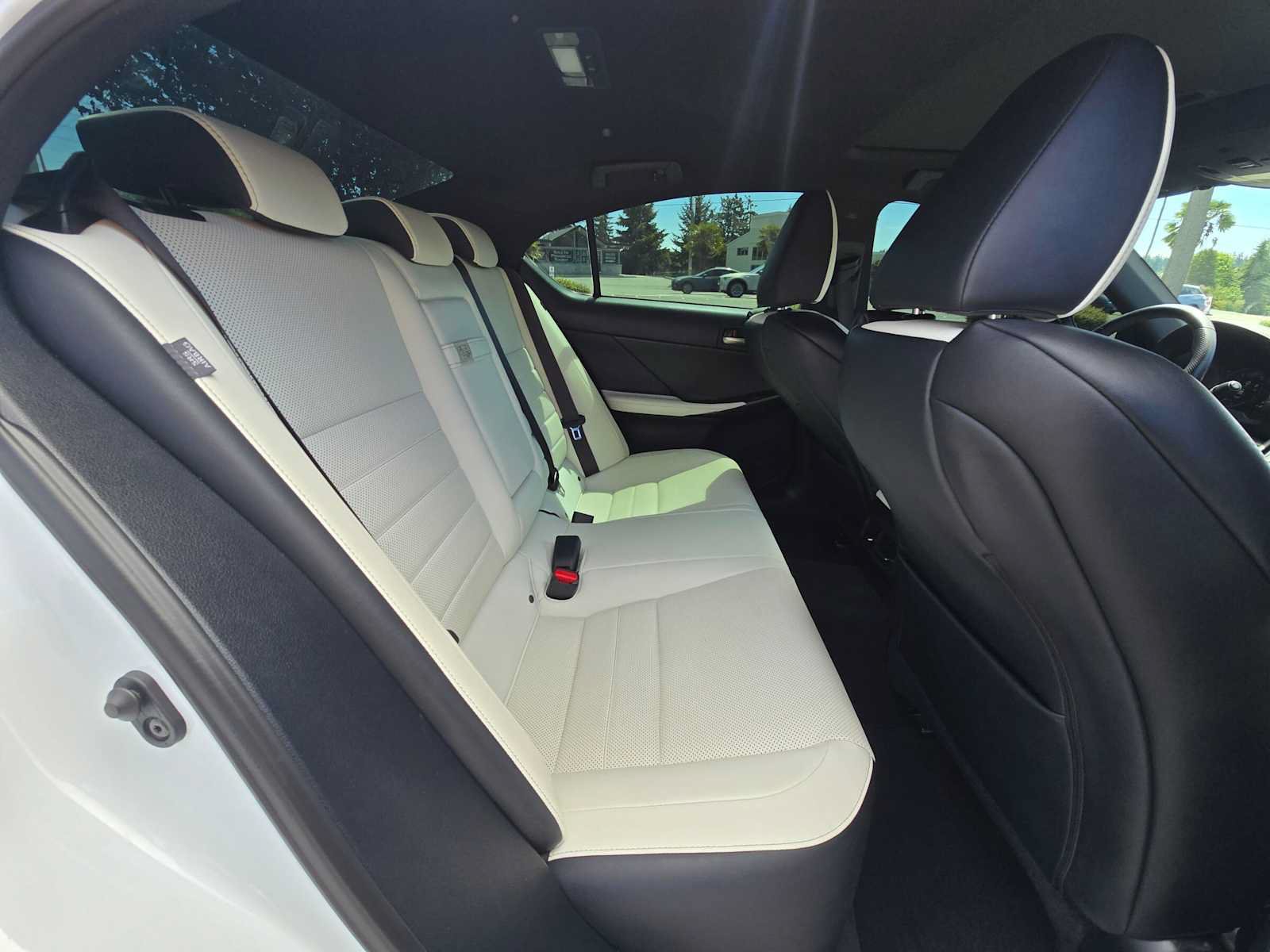 Used 2023 Lexus IS 500 RWD image 12