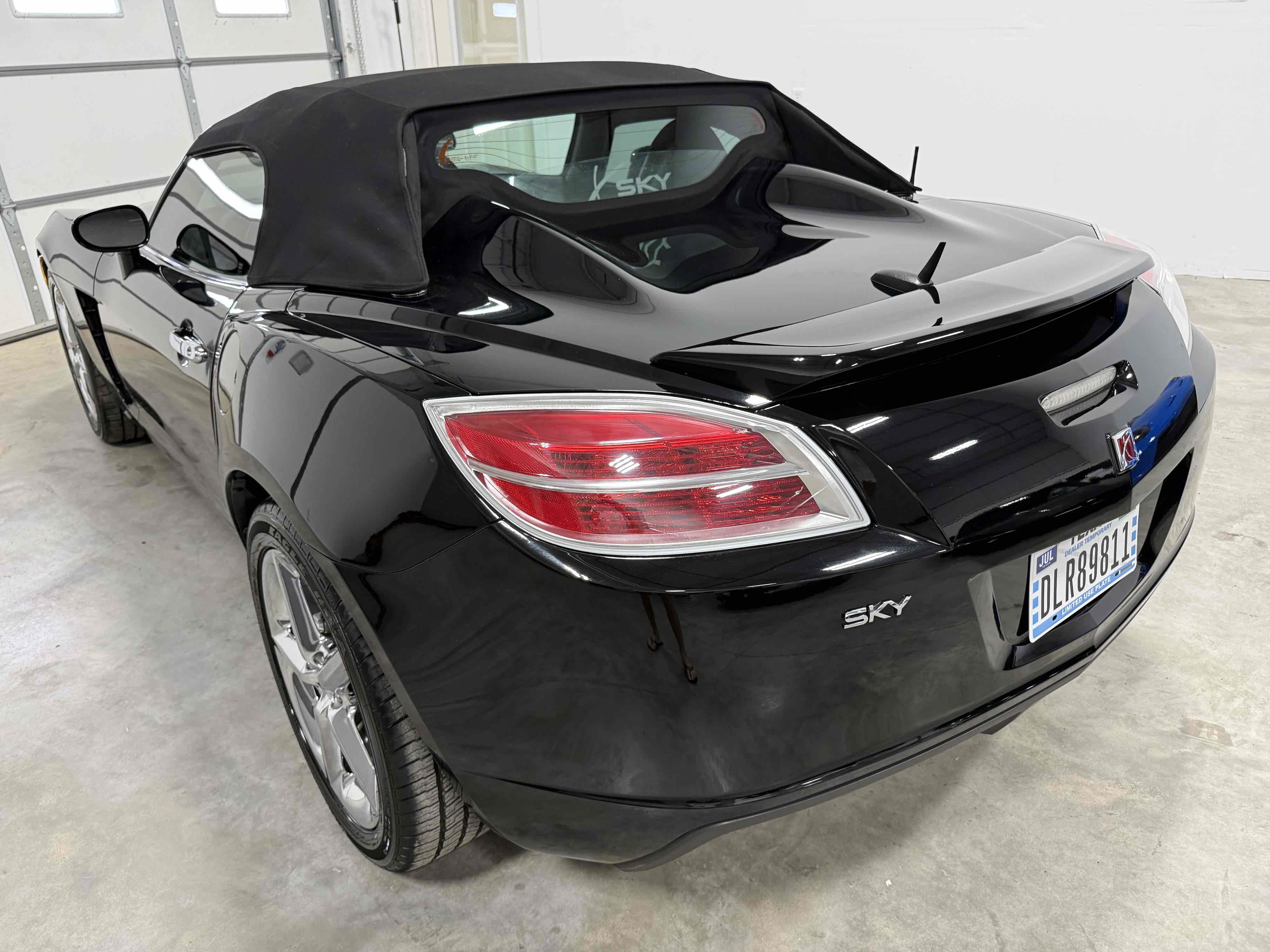 Used 2009 Saturn Sky w/ Premium Trim Package RWD image 19