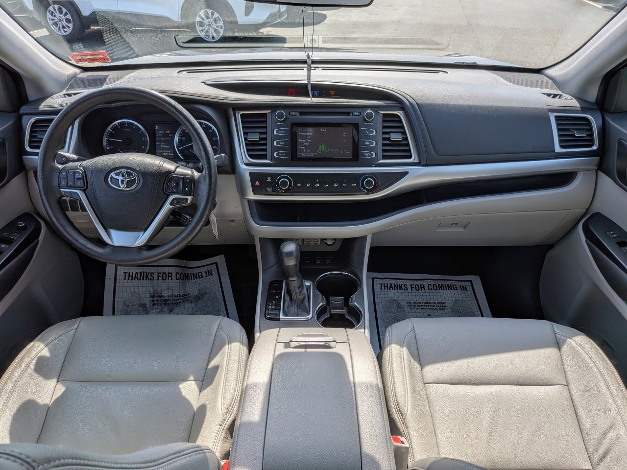 Used 2019 Toyota Highlander LE w/ Carpet Mat Package (TMS) AWD/4WD image 16