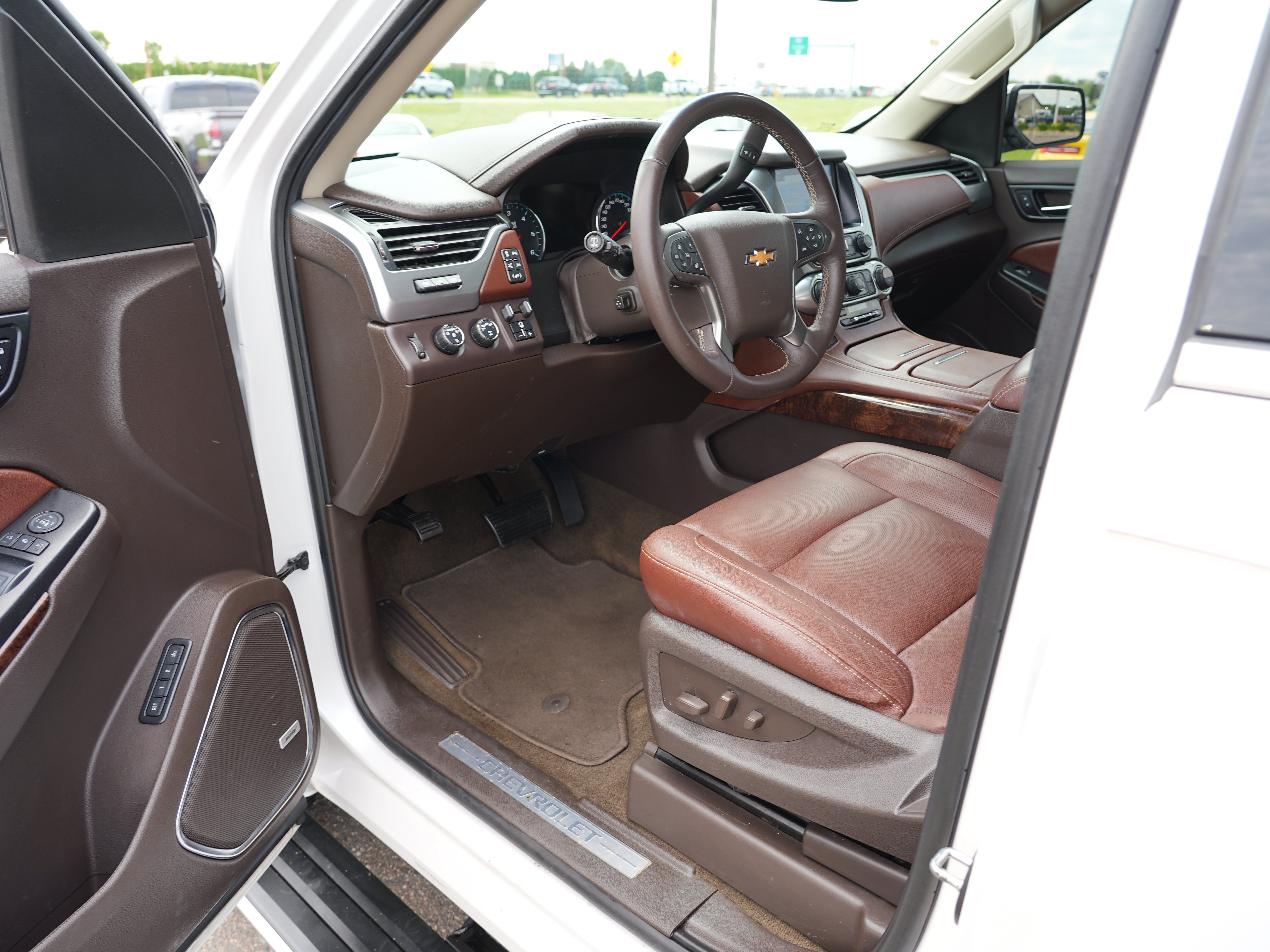 Used 2018 Chevrolet Tahoe Premier AWD/4WD image 13