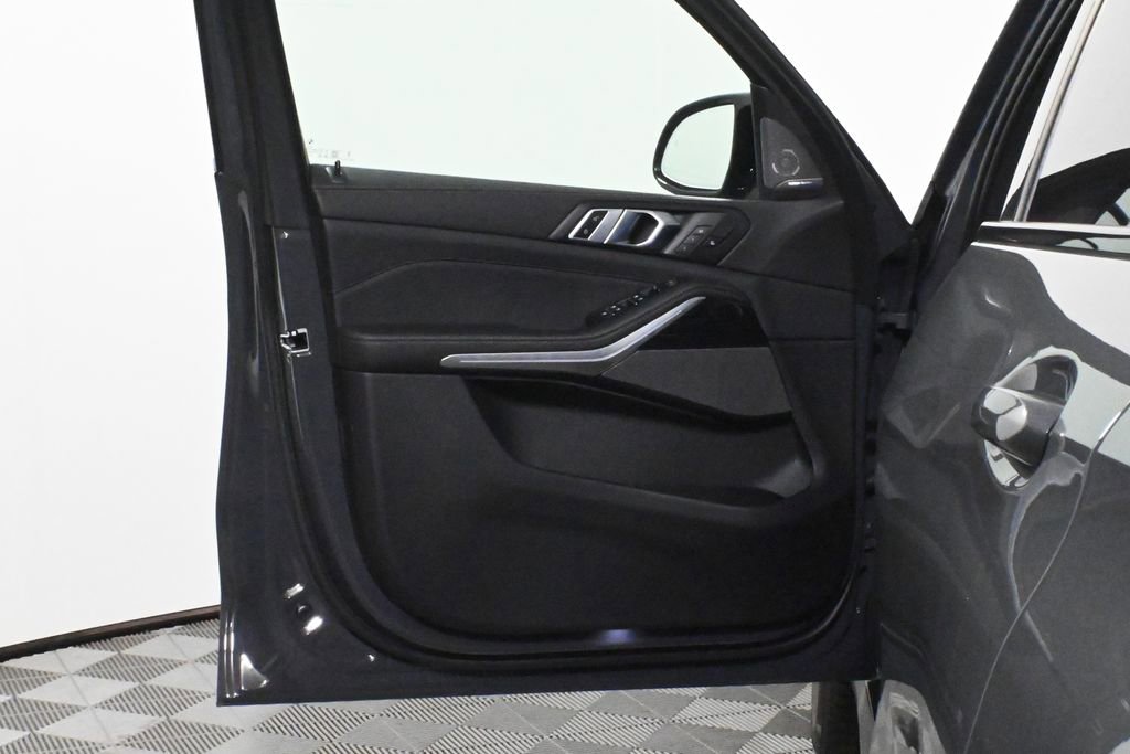 Used 2025 BMW X5 M60i w/ Executive Package image 32
