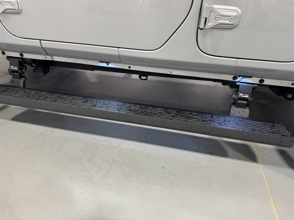 Used 2024 Jeep Wrangler Unlimited Rubicon 392 image 6