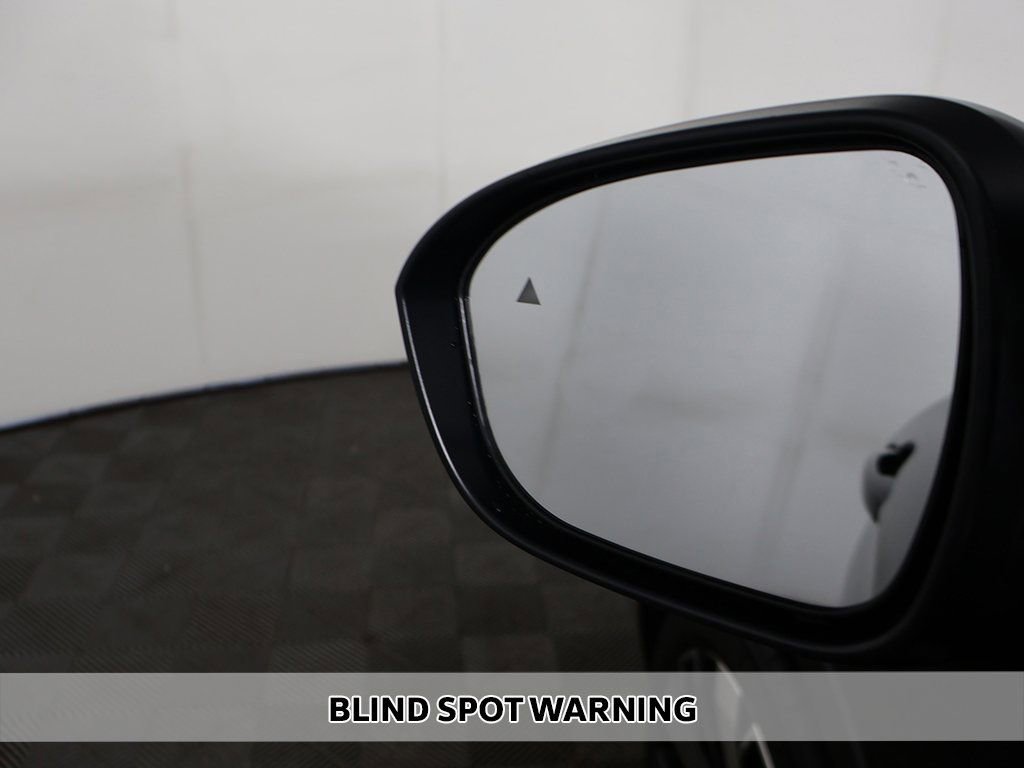 New 2025 Mitsubishi Outlander SEL image 8