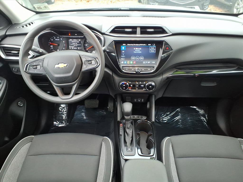 Used 2021 Chevrolet TrailBlazer LT w/ Sun and Liftgate Package image 11