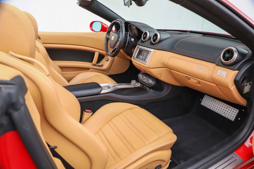 Used 2010 Ferrari California image 28