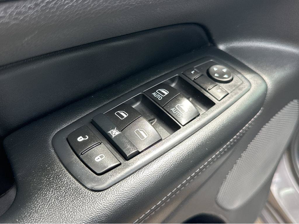 Used 2017 Jeep Grand Cherokee Altitude AWD/4WD image 33