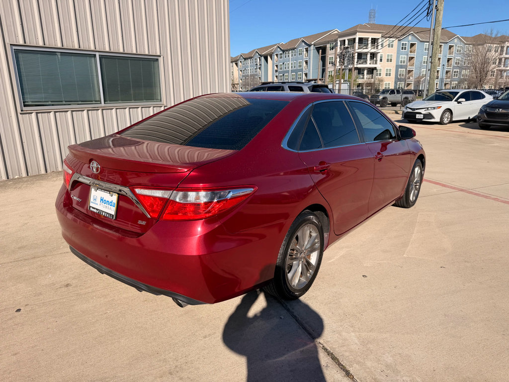 Used 2015 Toyota Camry SE image 7