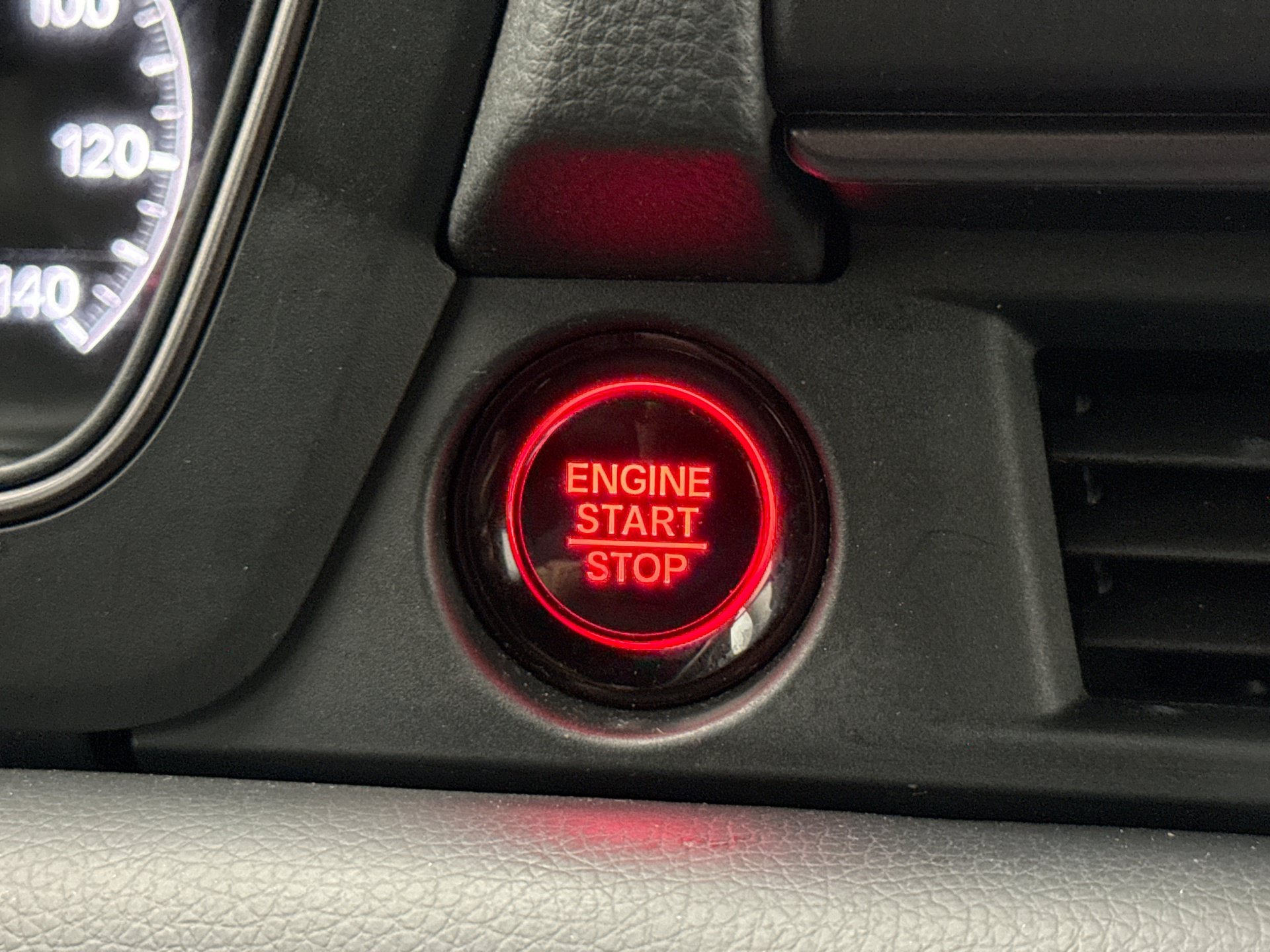 Used 2023 Honda Pilot TrailSport image 21