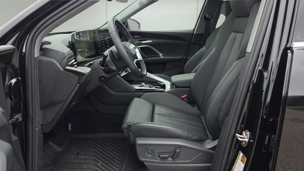 Used 2025 Audi Q5 Prestige image 11