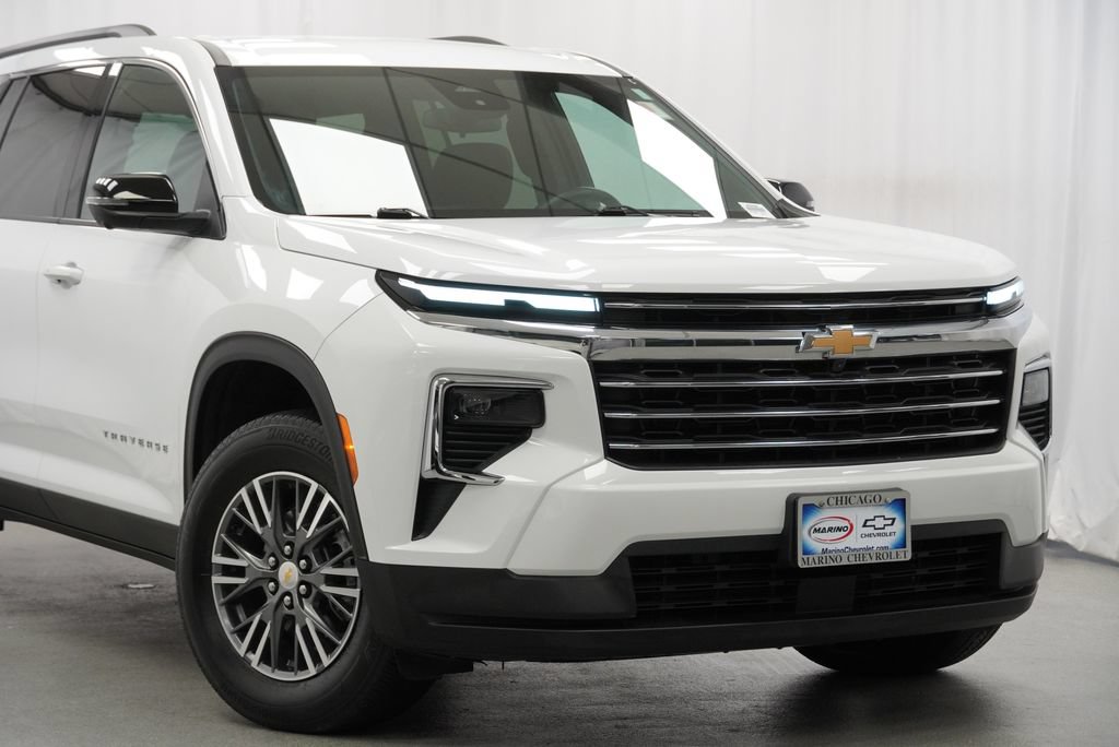 Certified 2024 Chevrolet Traverse LT w/ Trailering Package FWD image 9
