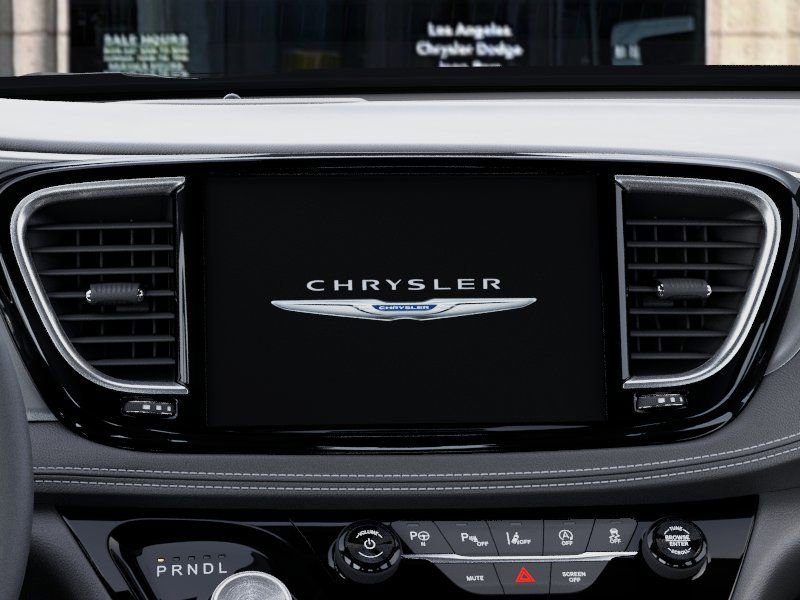 New 2025 Chrysler Pacifica Limited image 18
