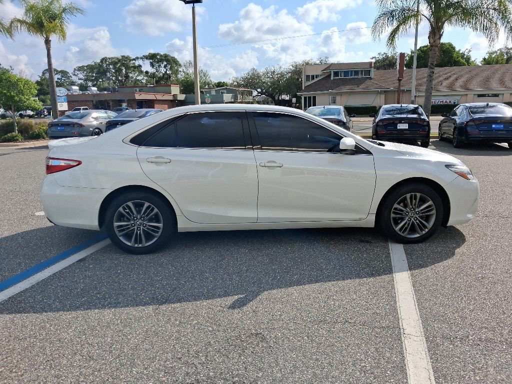 Used 2017 Toyota Camry SE FWD image 4