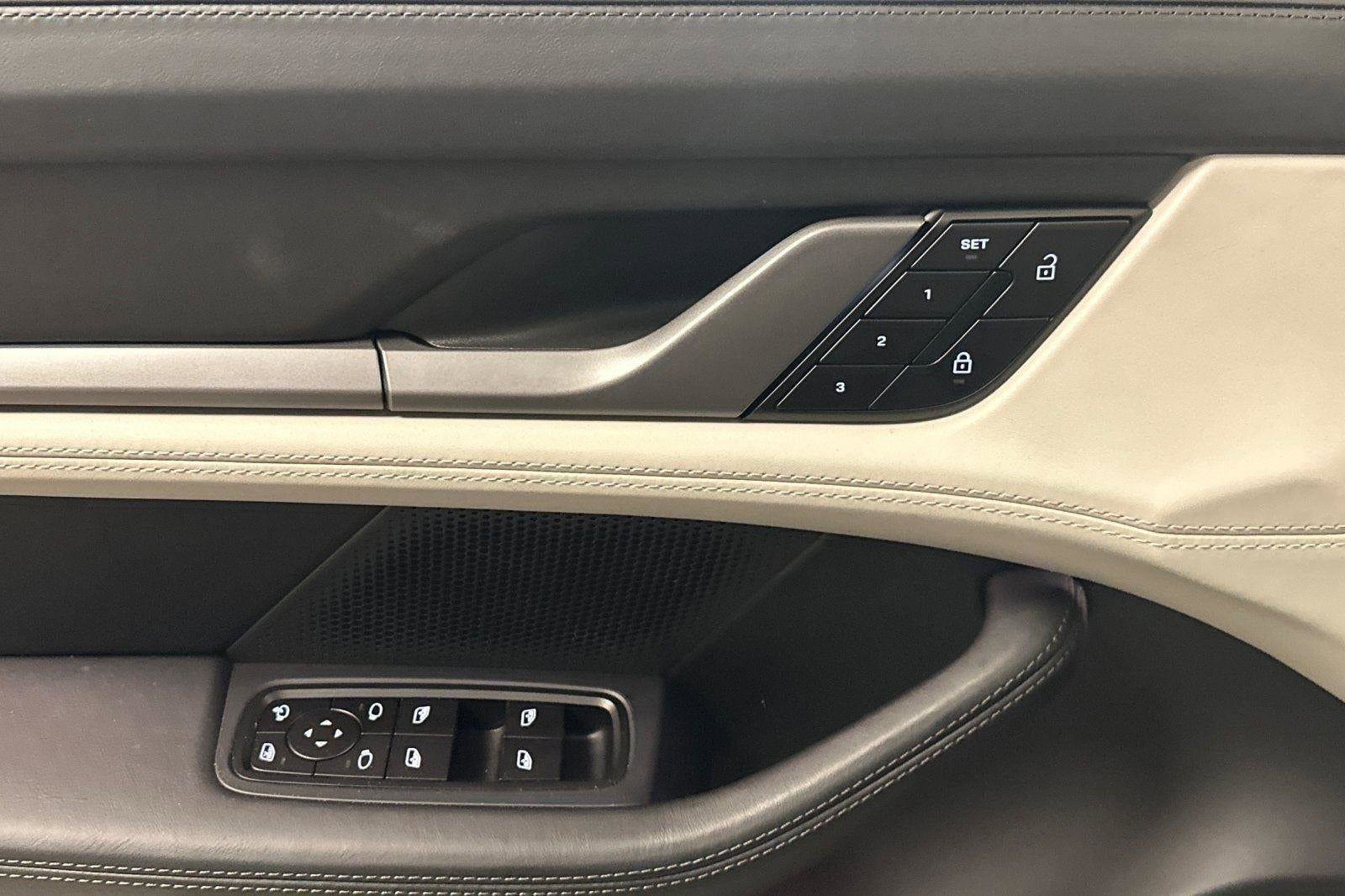 New 2025 Porsche Taycan 4S image 86