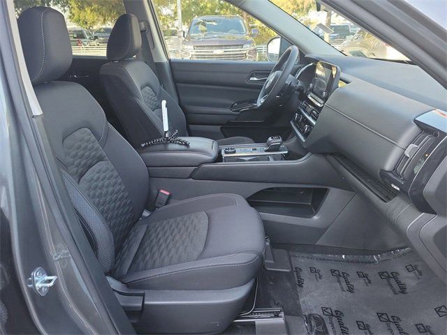 Used 2022 Nissan Pathfinder S image 24