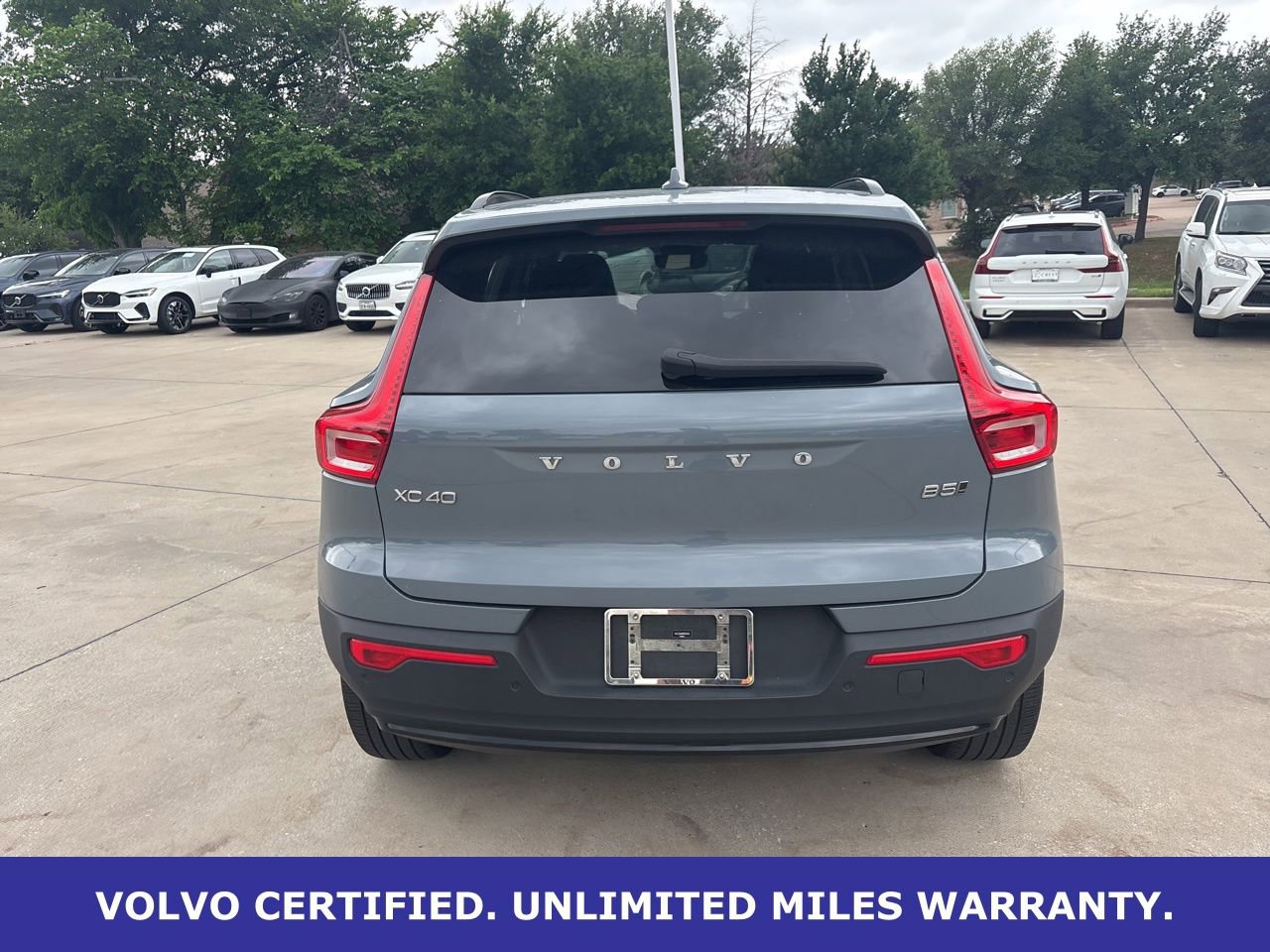 Certified 2023 Volvo XC40 B5 Plus w/ Climate Package image 6