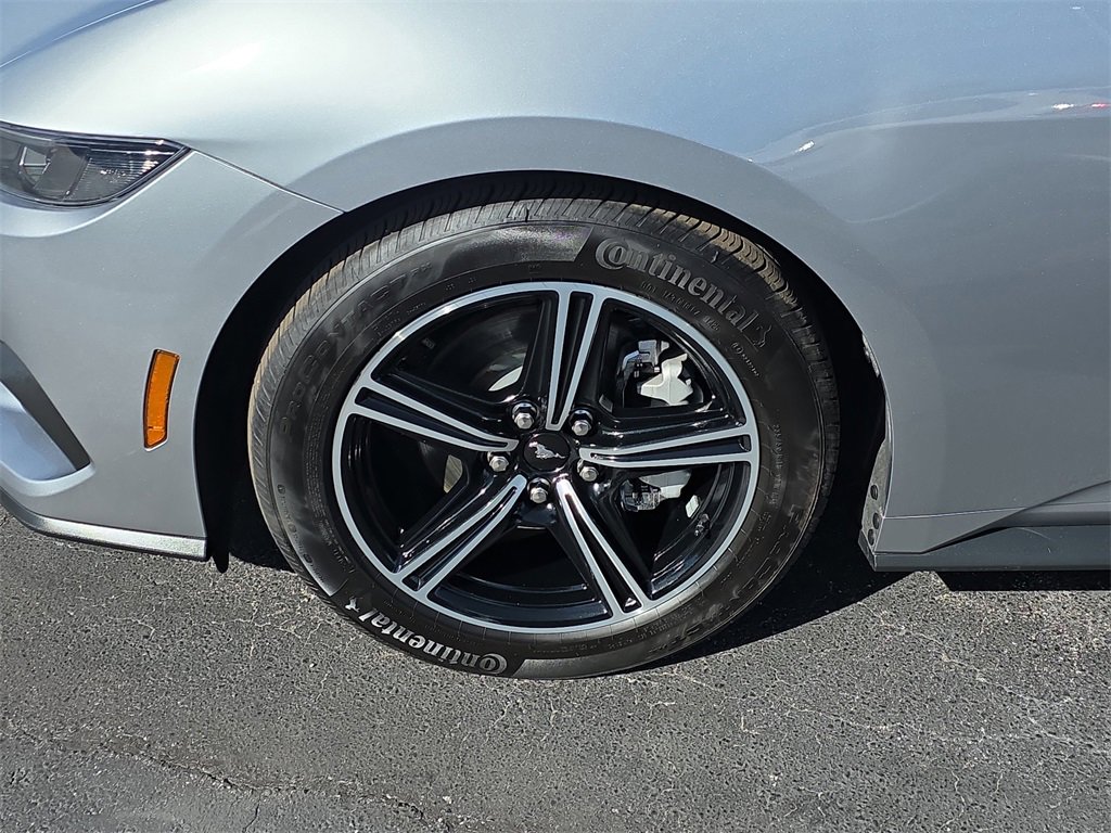 Used 2025 Ford Mustang Premium image 7