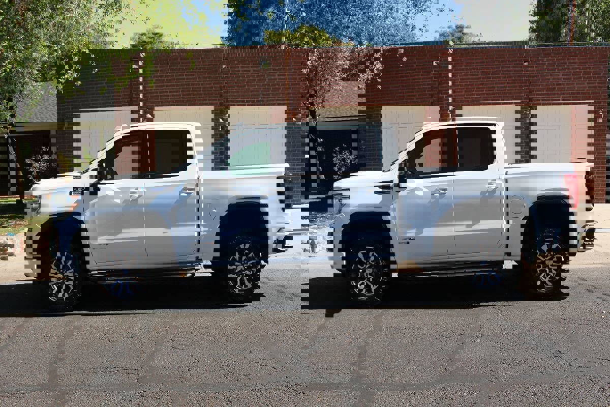 Used 2021 GMC Sierra 1500 AT4 w/ AT4 Preferred Package image 2