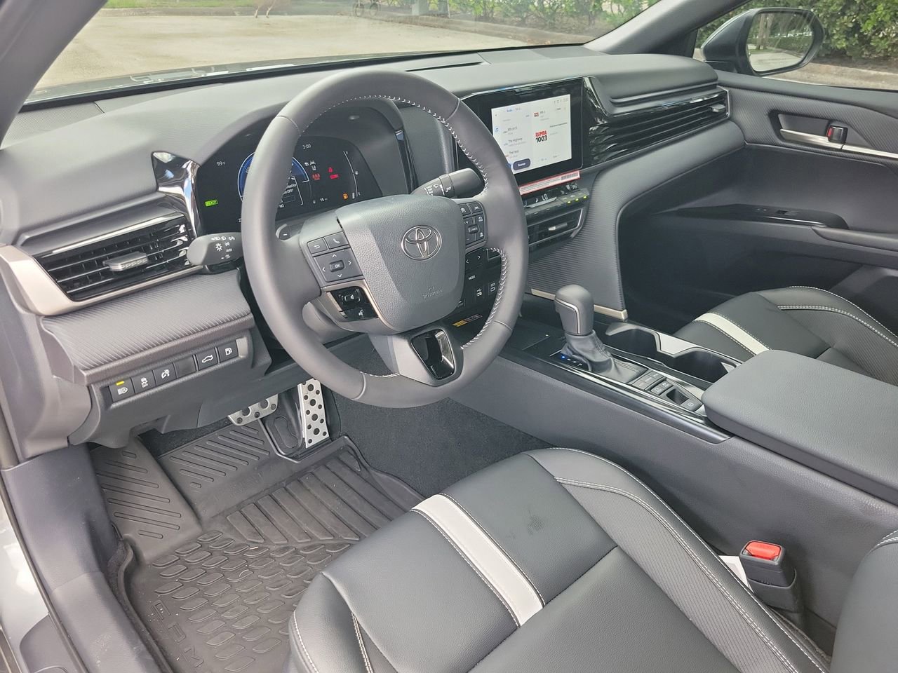 Used 2026 Toyota Camry SE FWD image 16