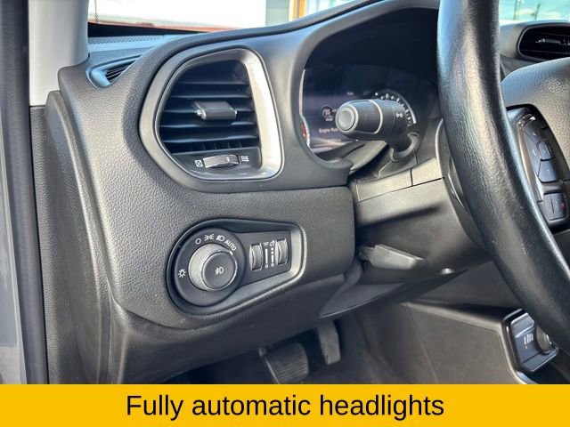 Used 2022 Jeep Renegade Limited image 18