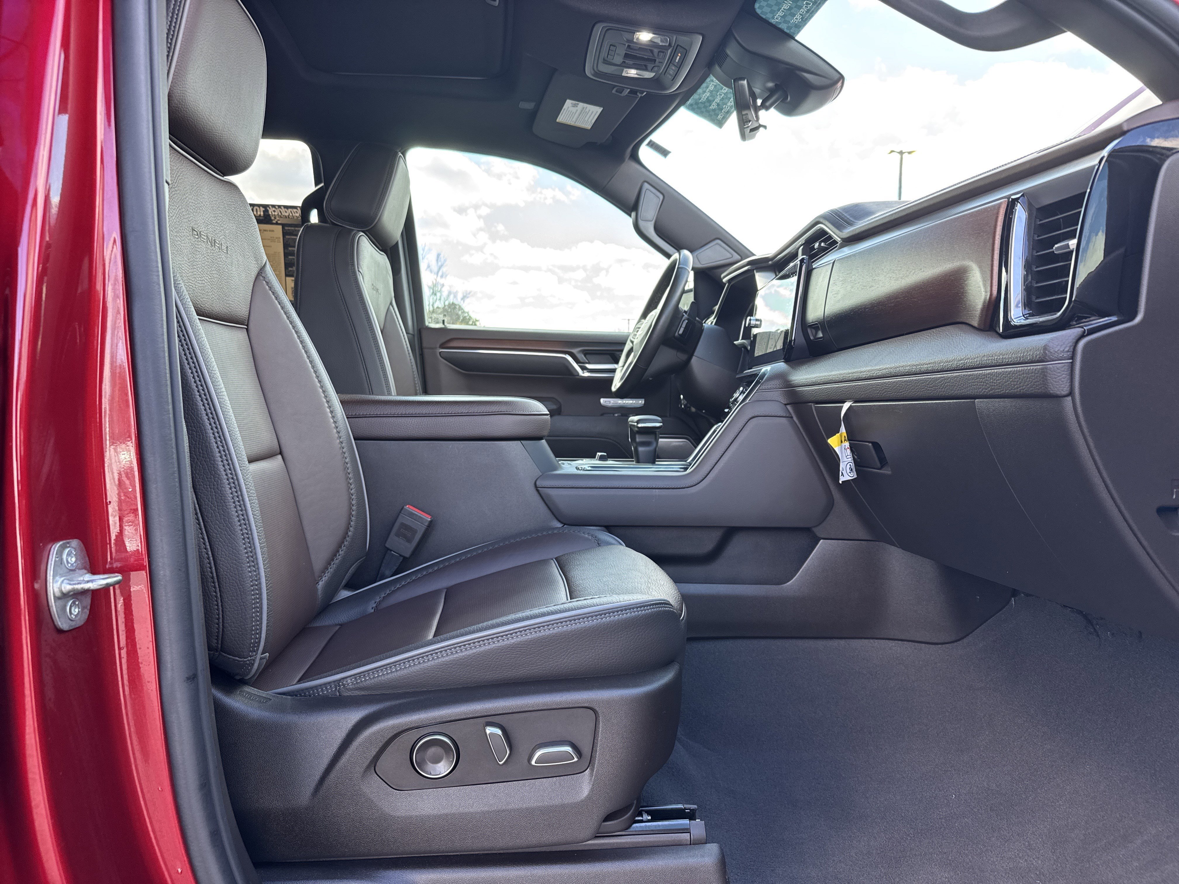 Used 2024 GMC Sierra 1500 Denali w/ Denali Reserve Package image 30