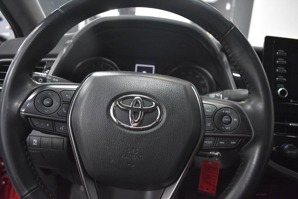 Used 2024 Toyota Camry SE image 12