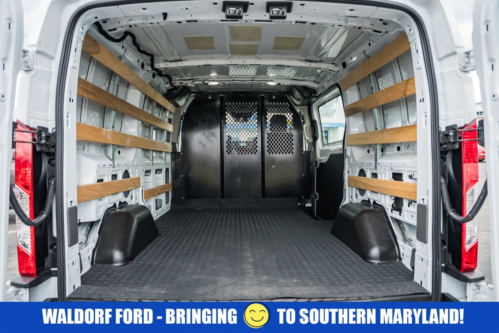 Used 2023 Ford Transit 250 Low Roof w/ Exterior Upgrade Package image 7