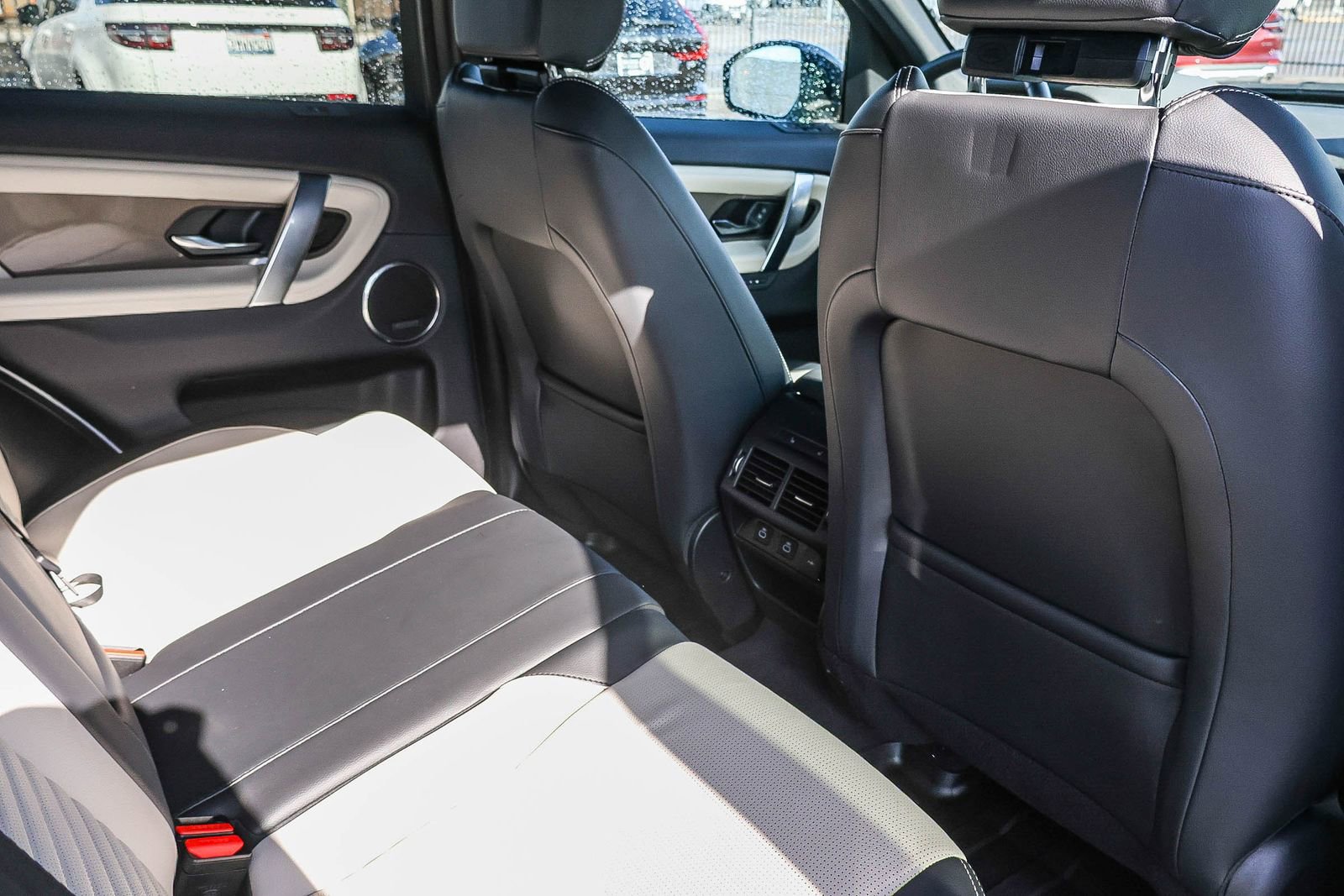 Used 2024 Land Rover Discovery Sport Dynamic SE image 18