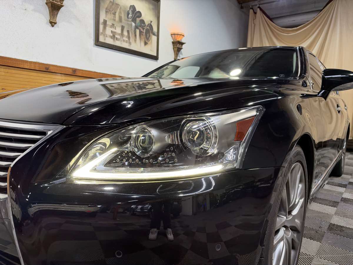 Used 2014 Lexus LS 460 w/ Comfort Package RWD image 7