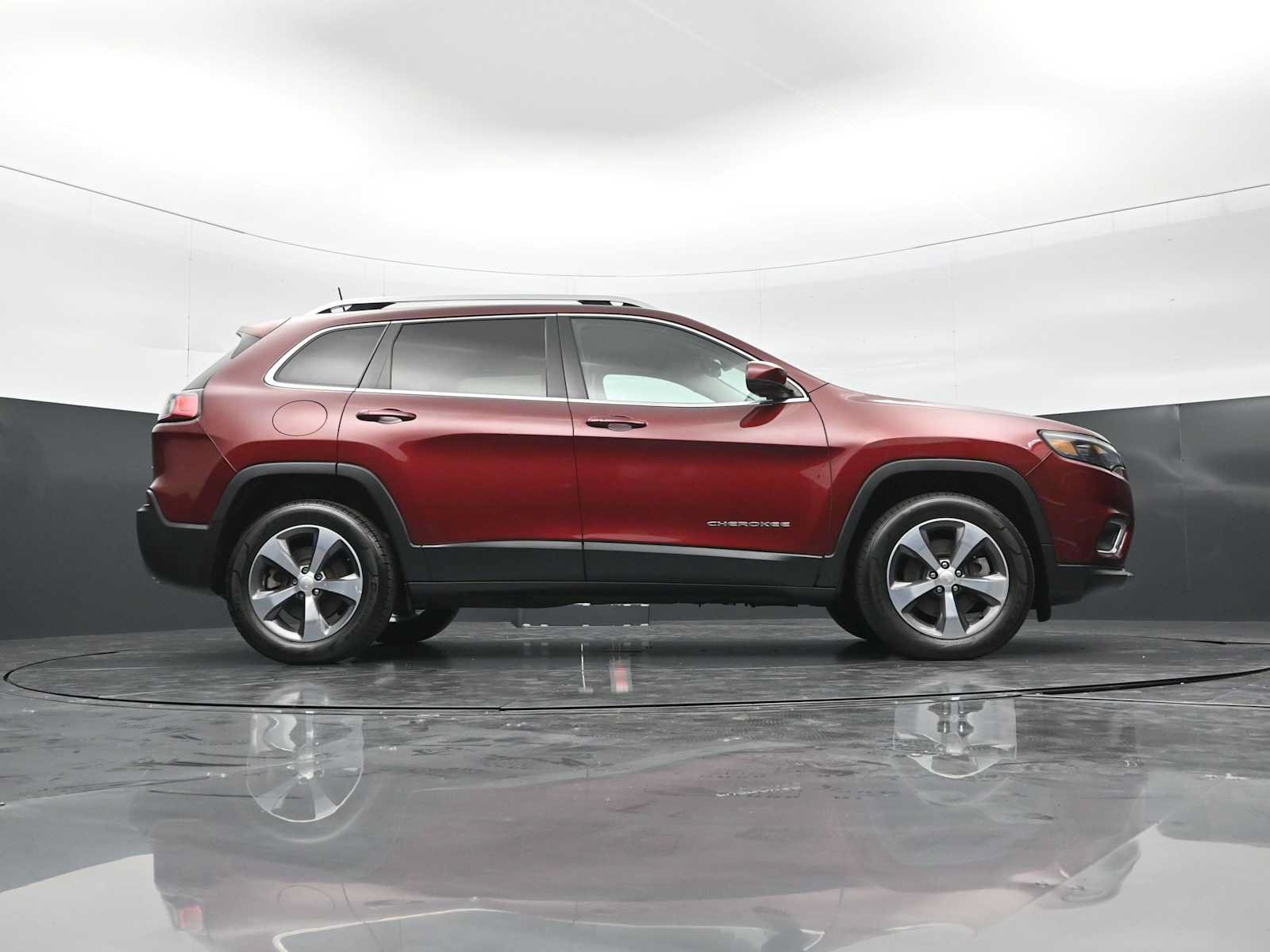 Used 2020 Jeep Cherokee Limited AWD/4WD image 28