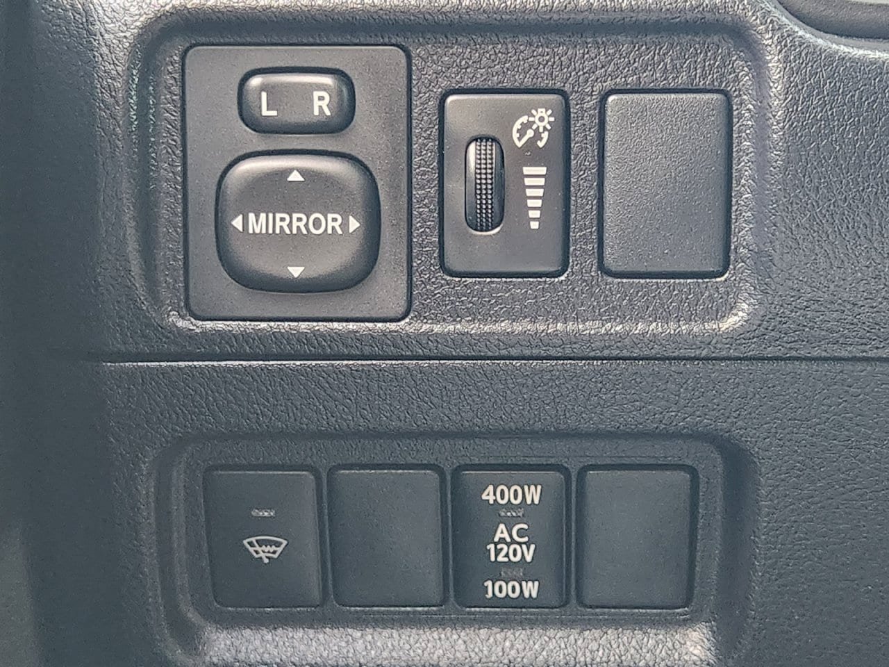 Used 2018 Toyota 4Runner TRD Off-Road AWD/4WD image 21