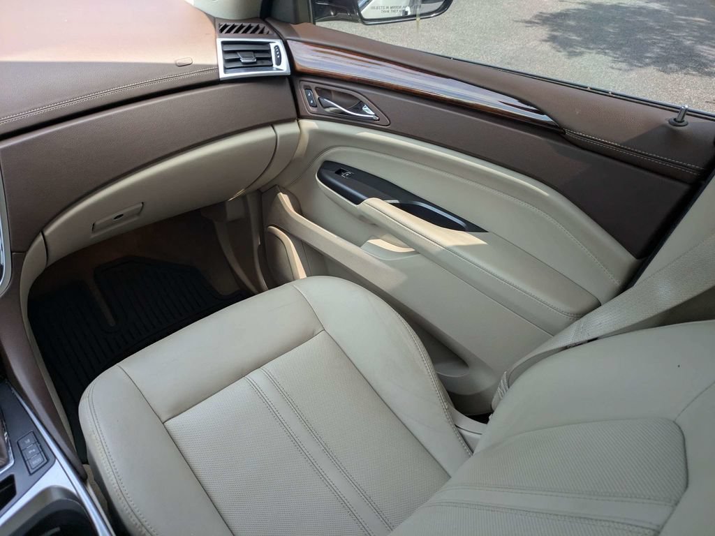 Used 2015 Cadillac SRX Luxury w/ Driver Awareness Package FWD image 20