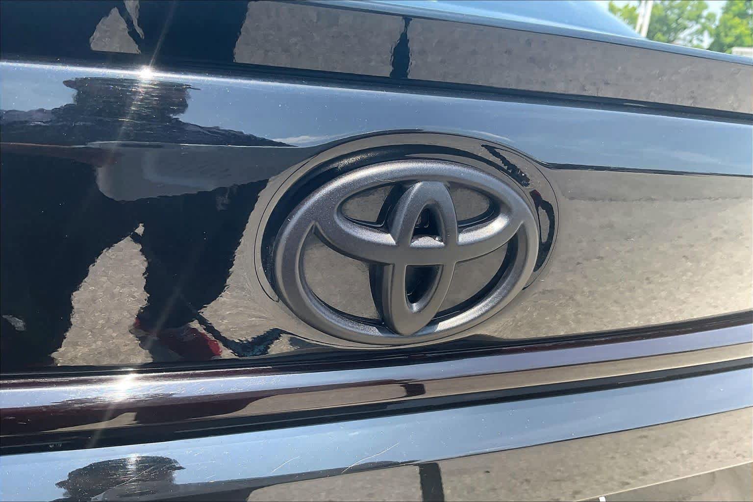 Used 2025 Toyota Corolla SE FWD image 30