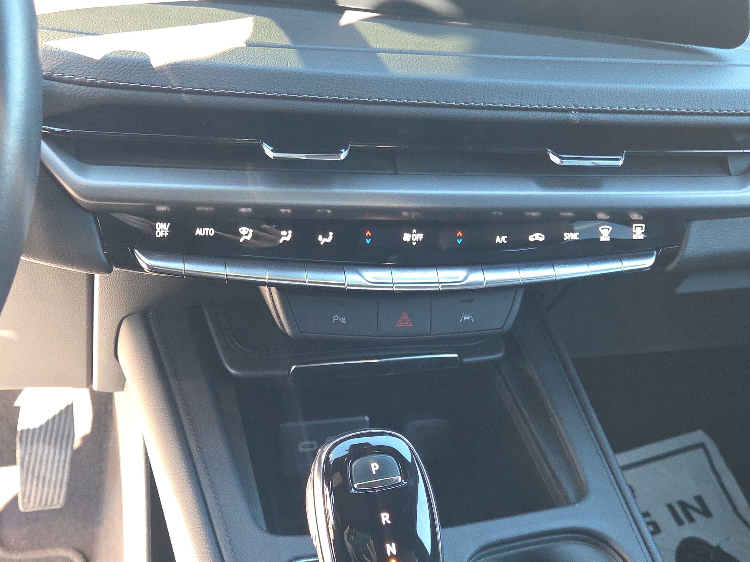 Used 2024 Cadillac XT4 Premium Luxury AWD/4WD image 22