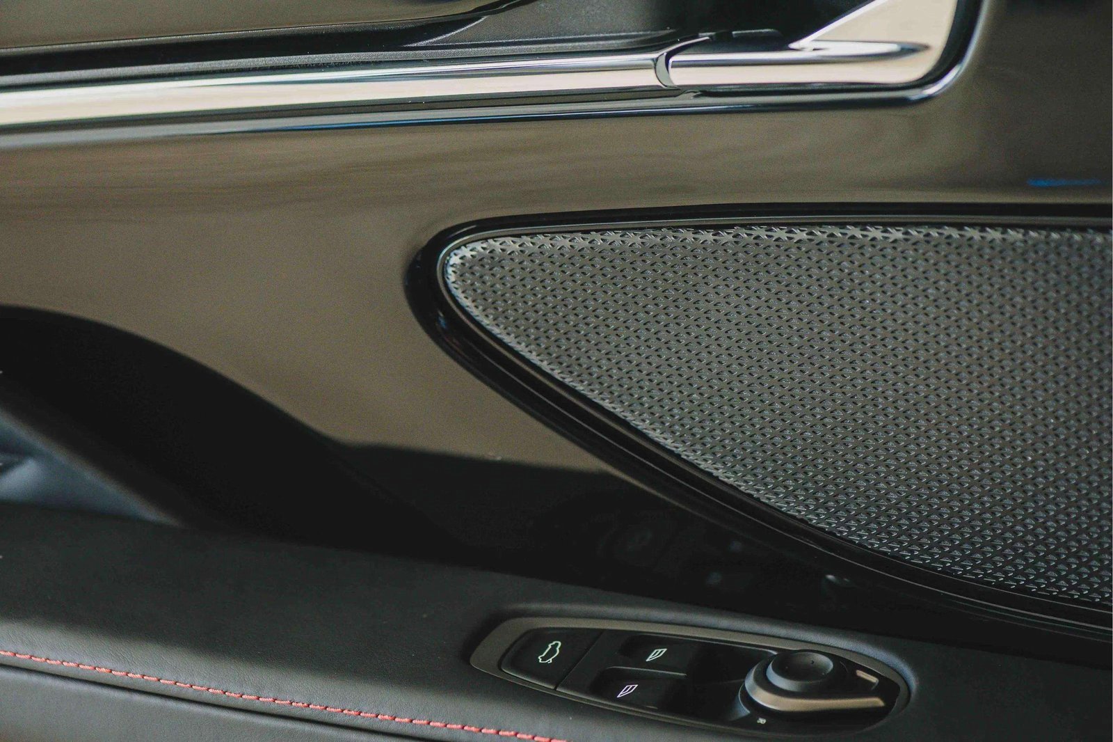 New 2025 Aston Martin DB12 Coupe image 12