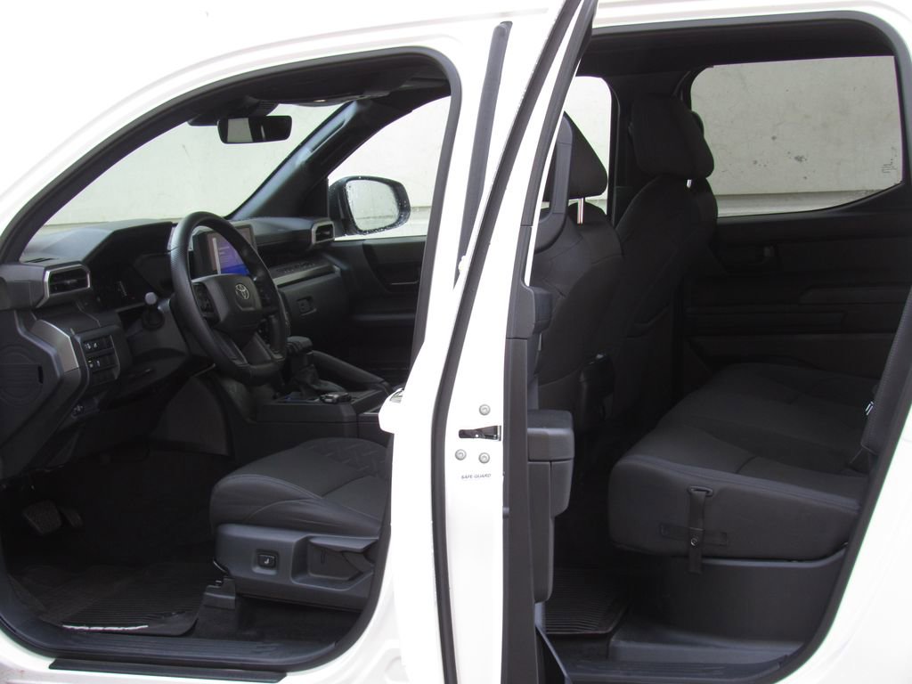 Certified 2025 Toyota Tacoma SR5 AWD/4WD image 17