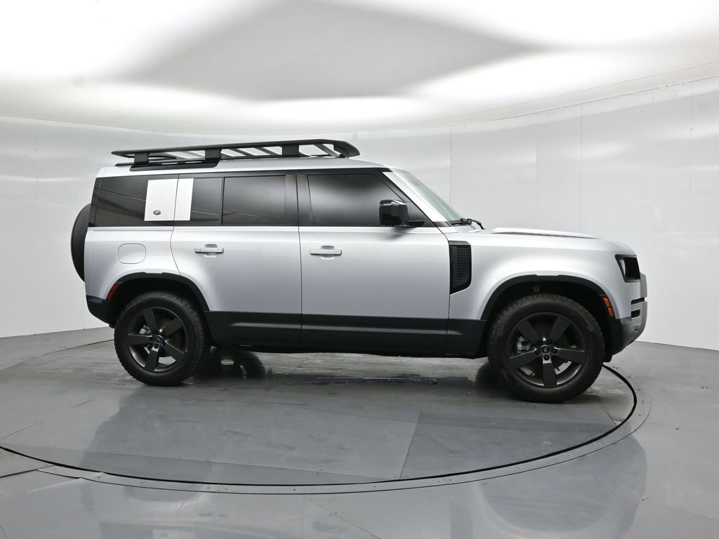 Used 2024 Land Rover Defender 110 S image 26
