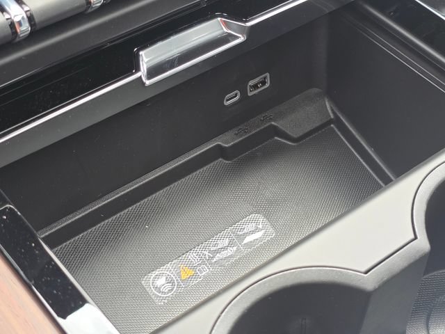 New 2026 GMC Yukon Denali w/ Sun & Power Step Package AWD/4WD image 36
