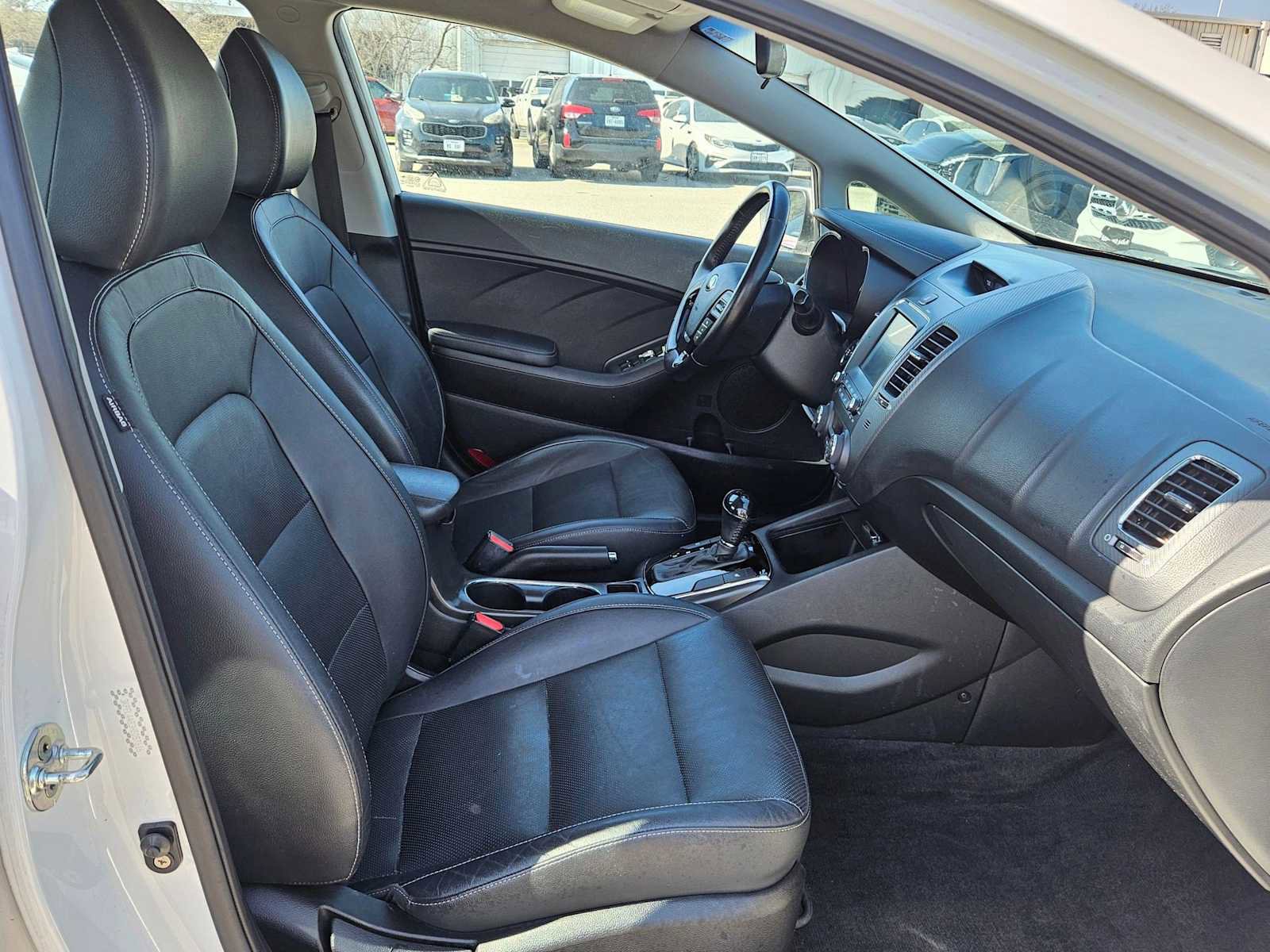 Used 2017 Kia Forte EX image 19