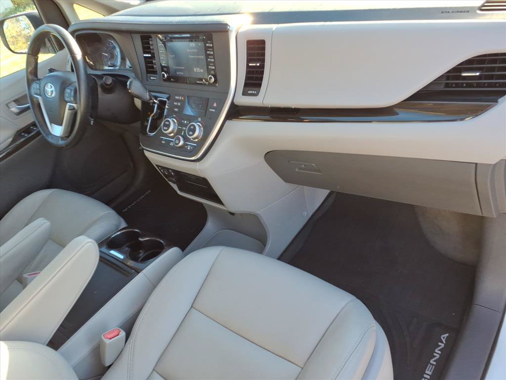 Used 2018 Toyota Sienna XLE AWD/4WD image 18