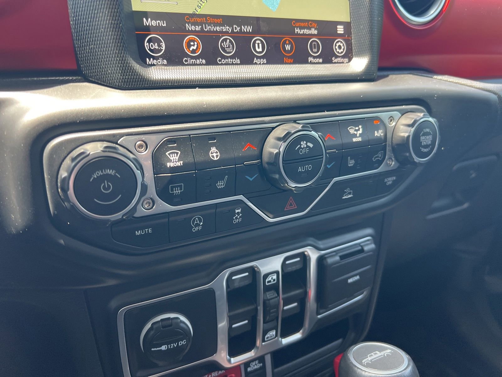 Used 2021 Jeep Gladiator Rubicon AWD/4WD image 18