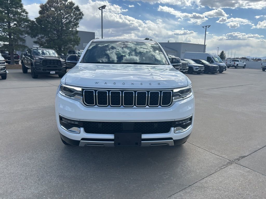 Used 2024 Jeep Wagoneer L Series III w/ Flexible Seating Group AWD/4WD image 9