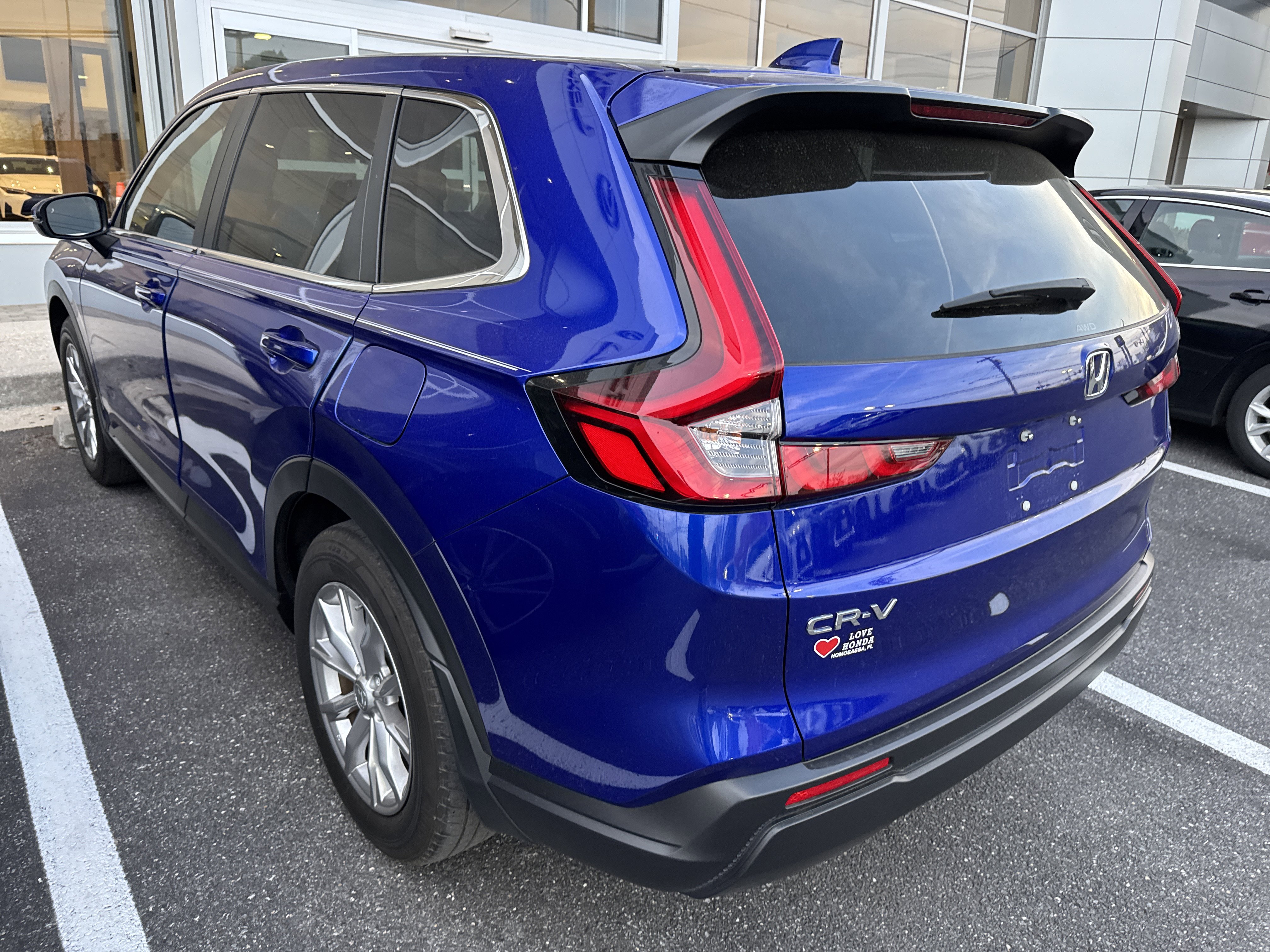 Used 2024 Honda CR-V EX image 2