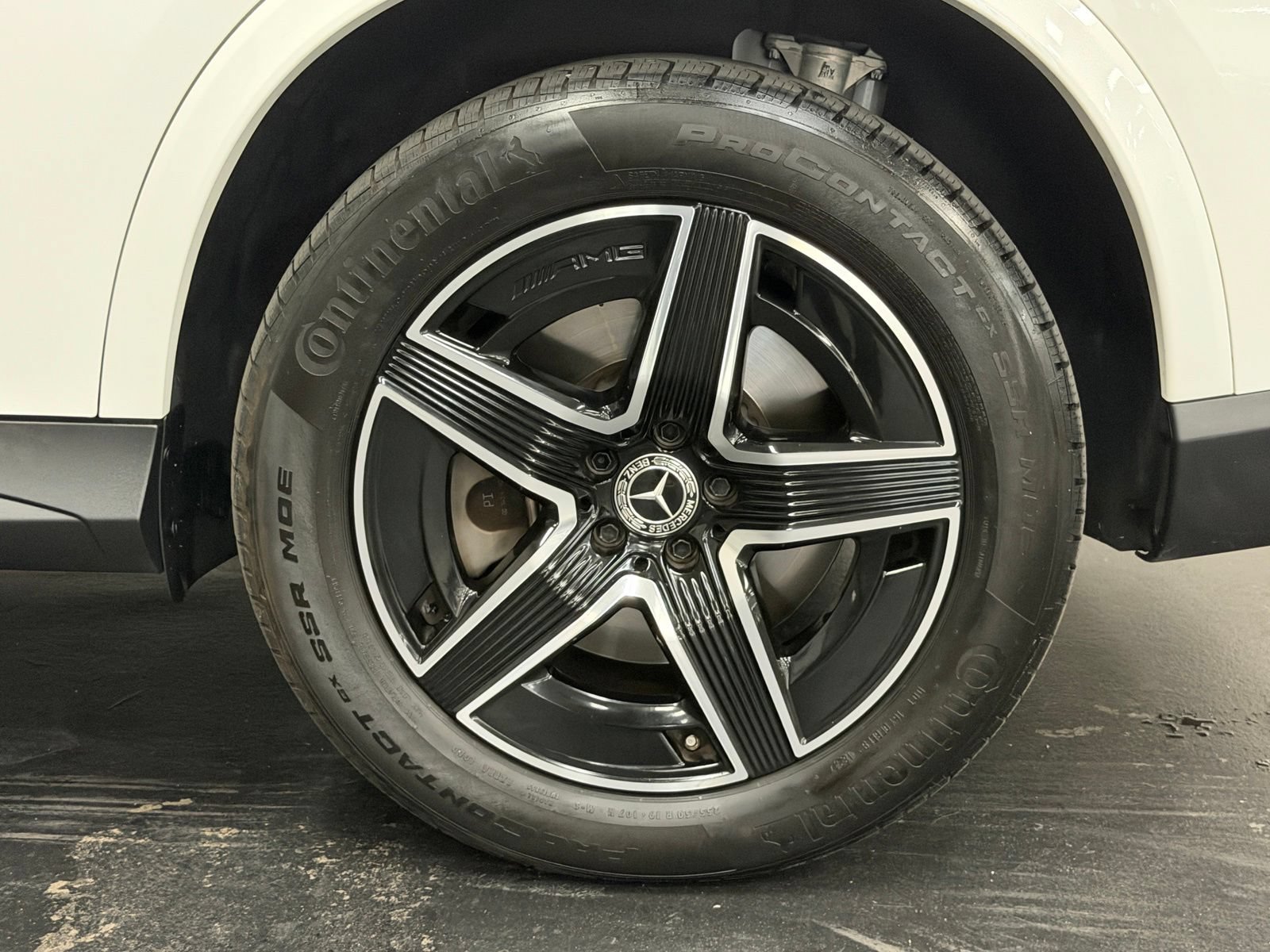 Used 2025 Mercedes-Benz GLC 350e 4MATIC image 17