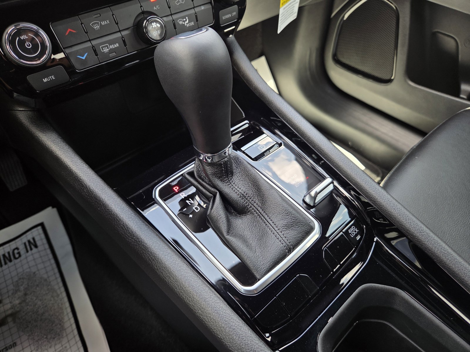 New 2026 Jeep Compass Latitude AWD/4WD image 31