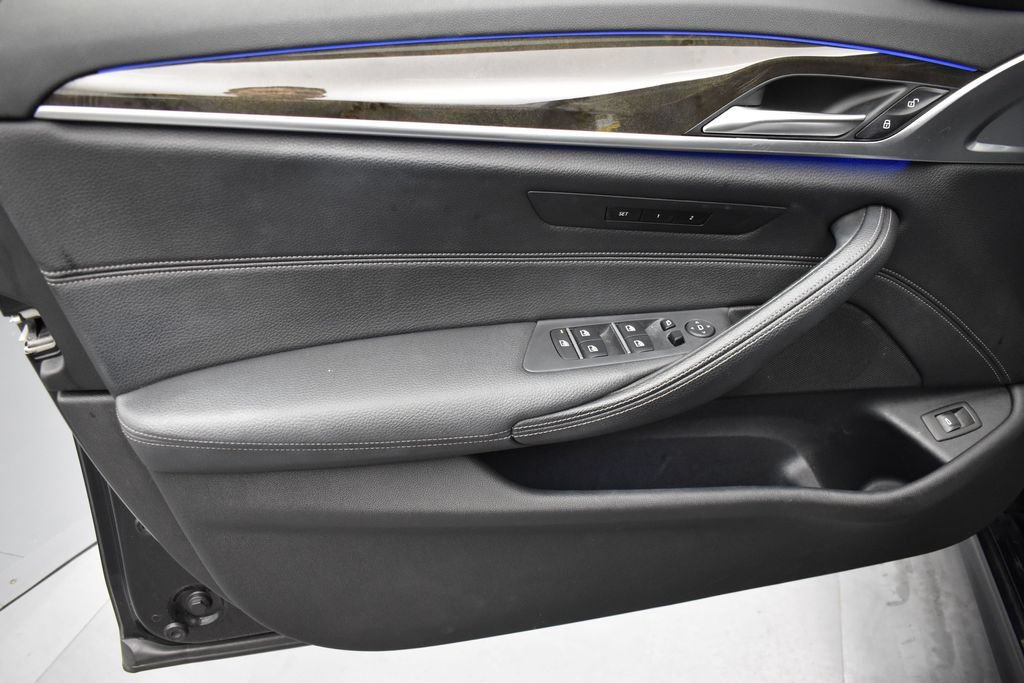 Used 2021 BMW 540i w/ M Sport Package RWD image 5