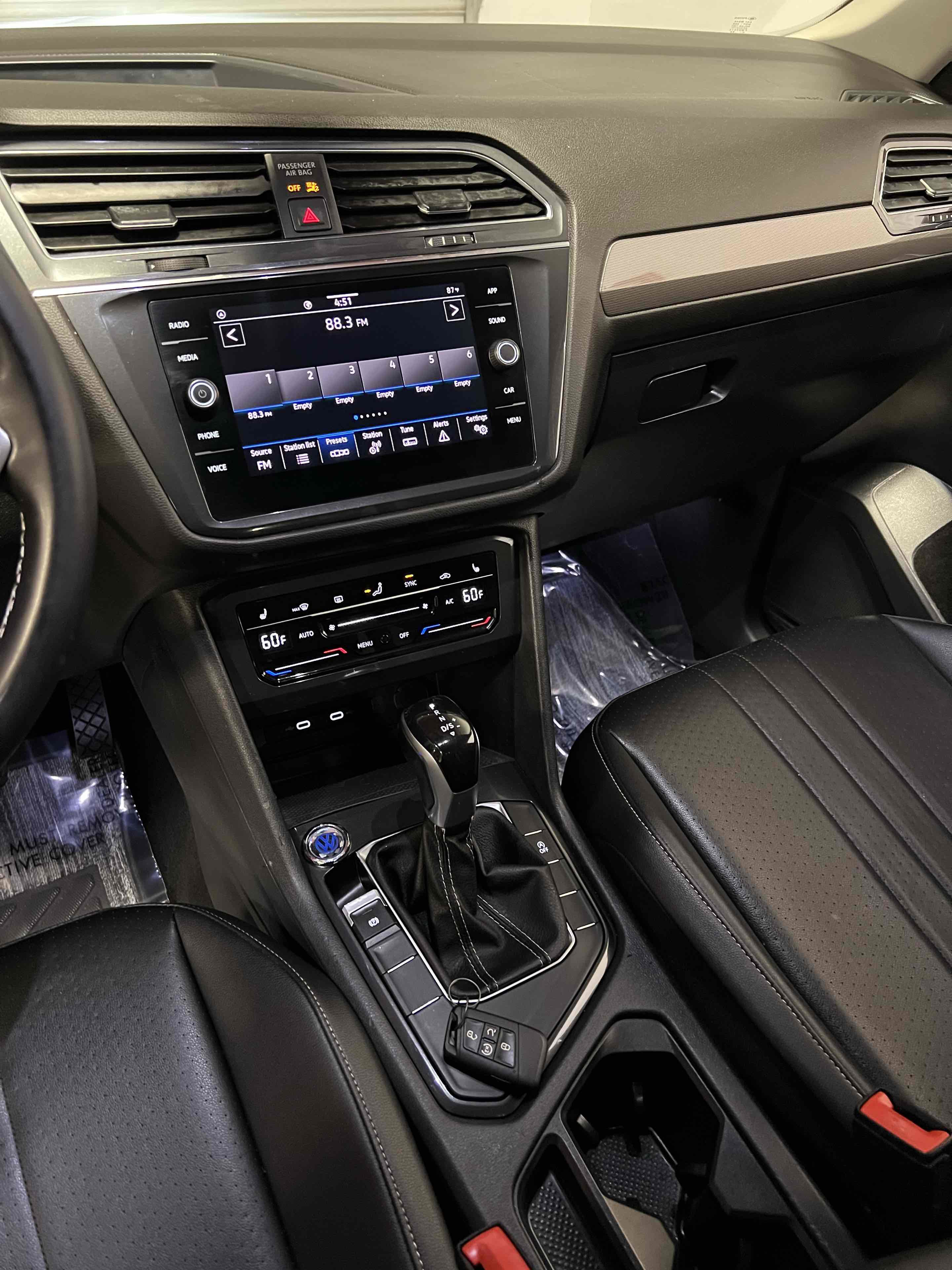 Used 2022 Volkswagen Tiguan SE image 39